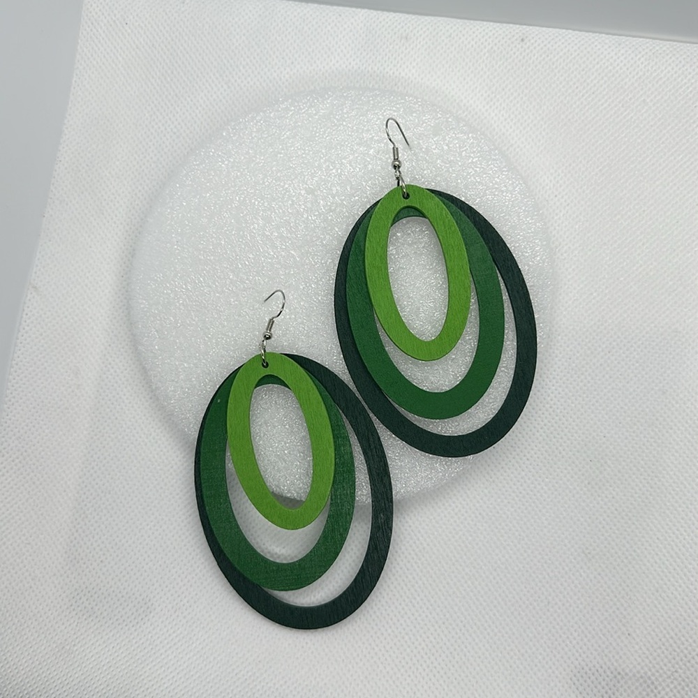 Minimalist style:Forest Green Wooden Earrings - Picture 10 of 11